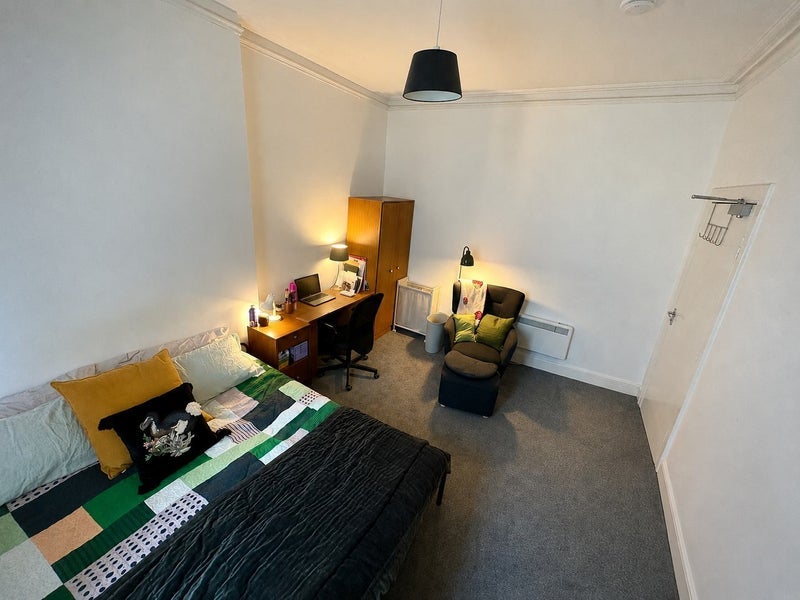 Flat Slateford Road in City of Edinburgh