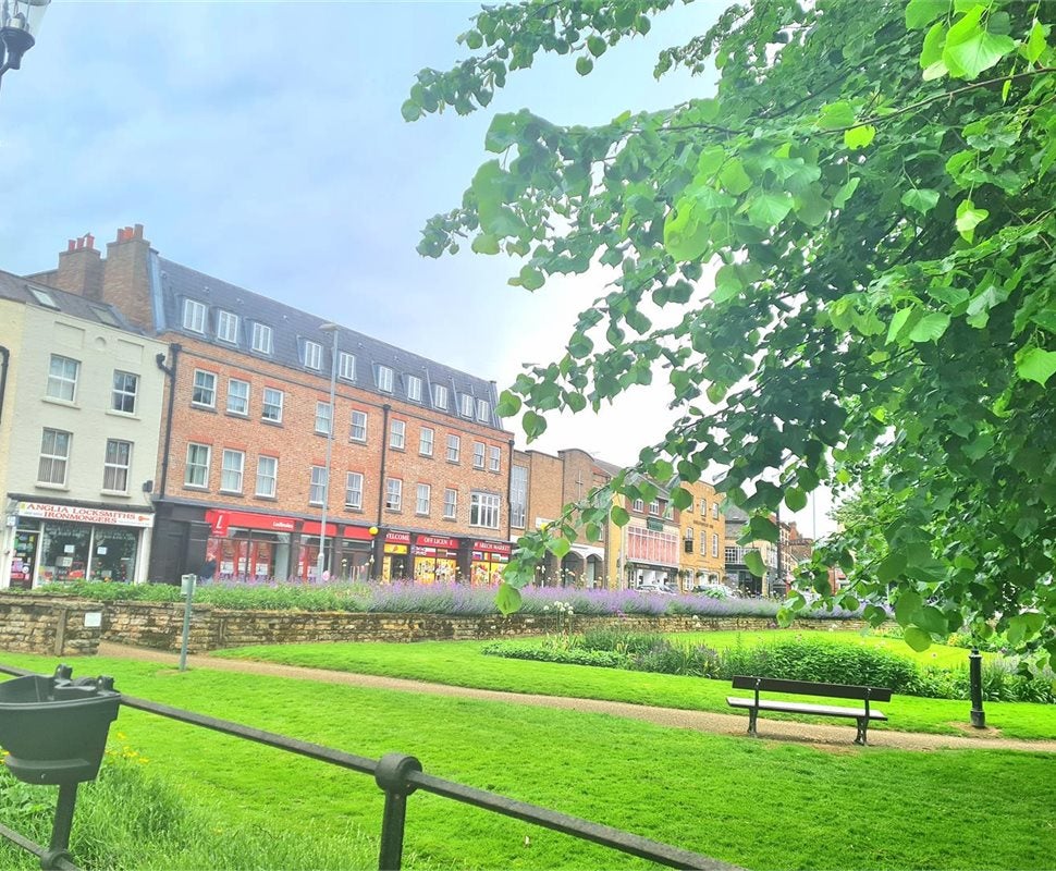 Flat Market Street in South Cambridgeshire