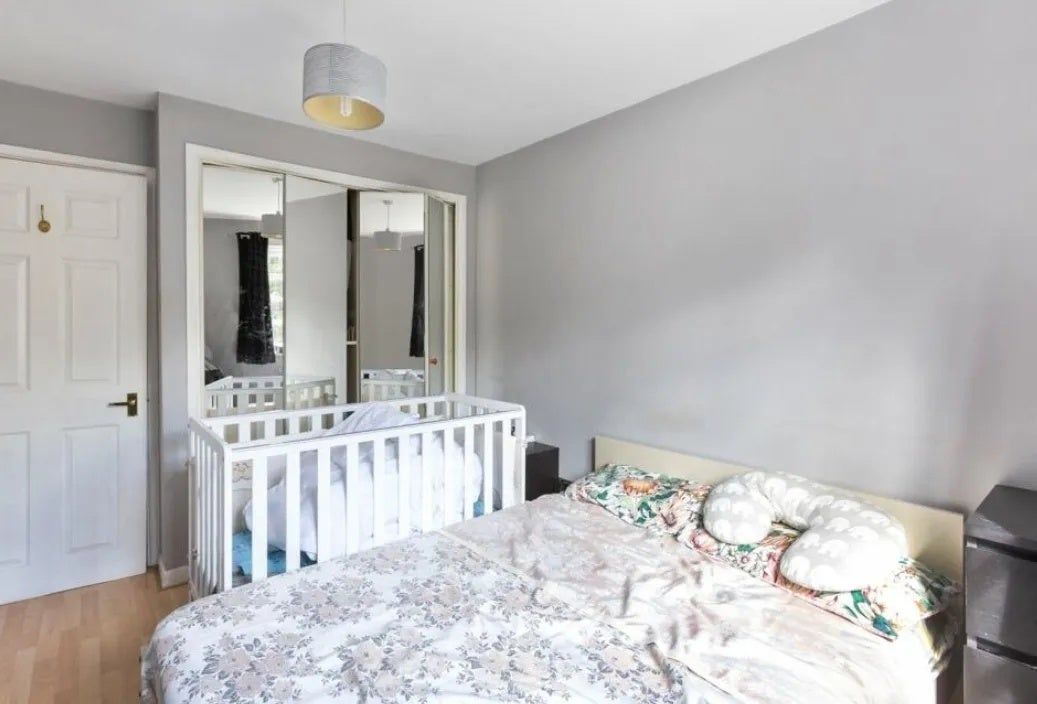 Flat Wilkins Close in Greater London