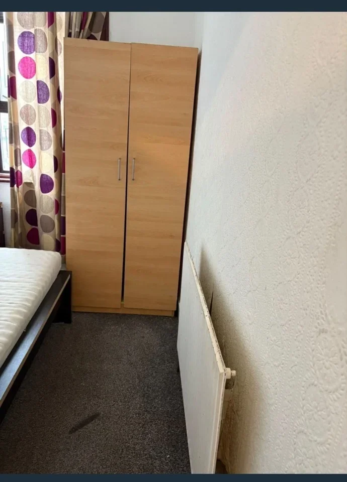 Room Byron Avenue in Greater London