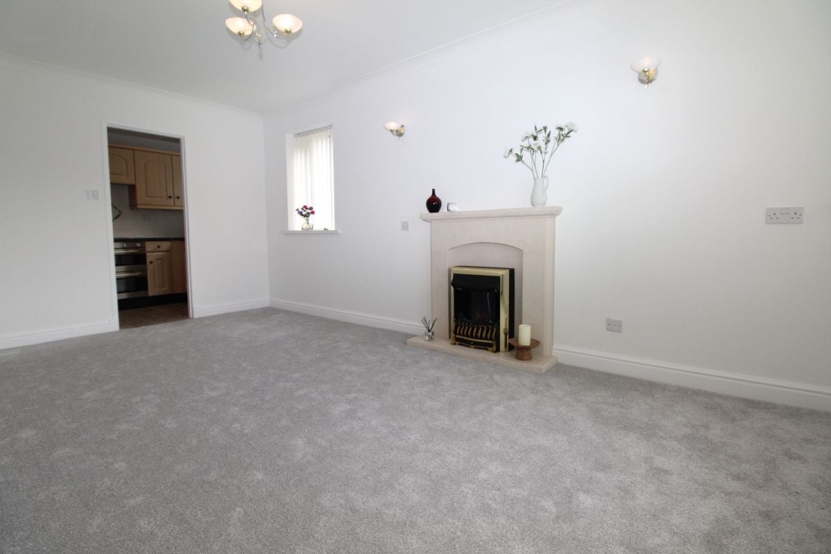Flat Cyril Bell Close in Lymm