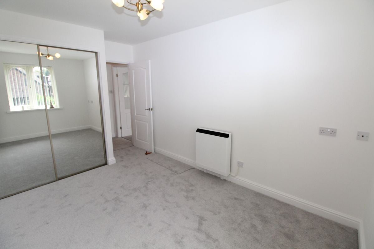 Flat Cyril Bell Close in Lymm