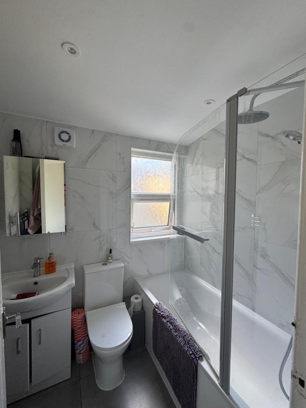 Room Pyrland Road in Greater London