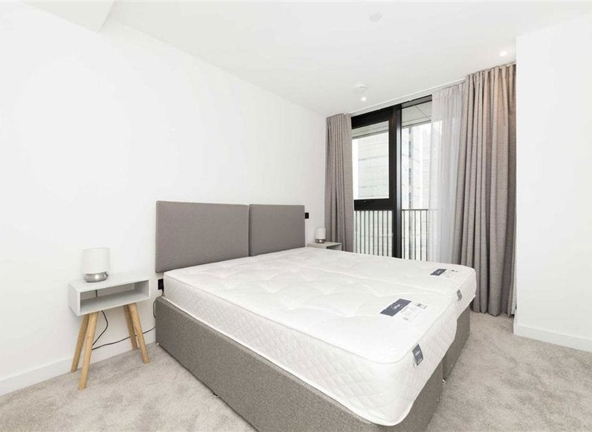 Flat Pennington Quay Walk in Greater London