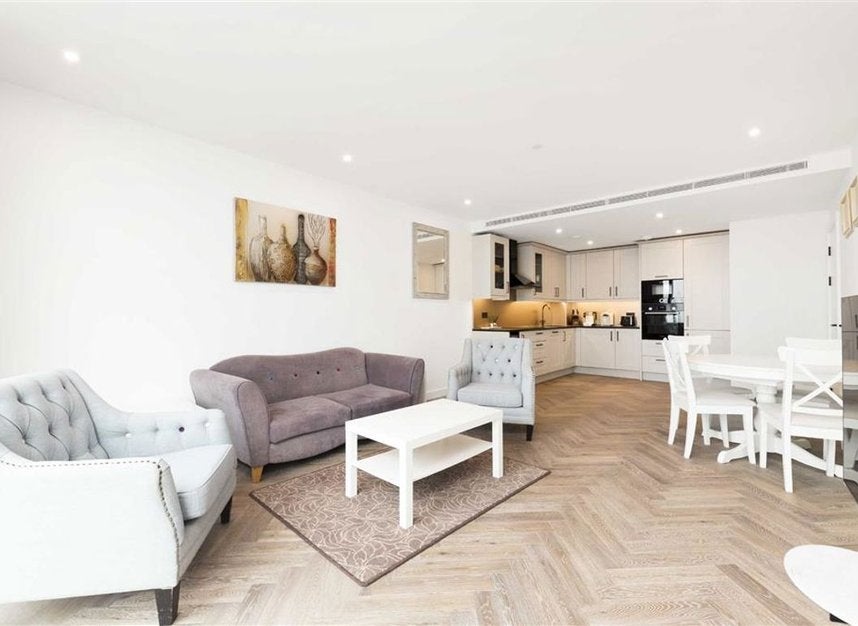 Flat Pennington Quay Walk in Greater London