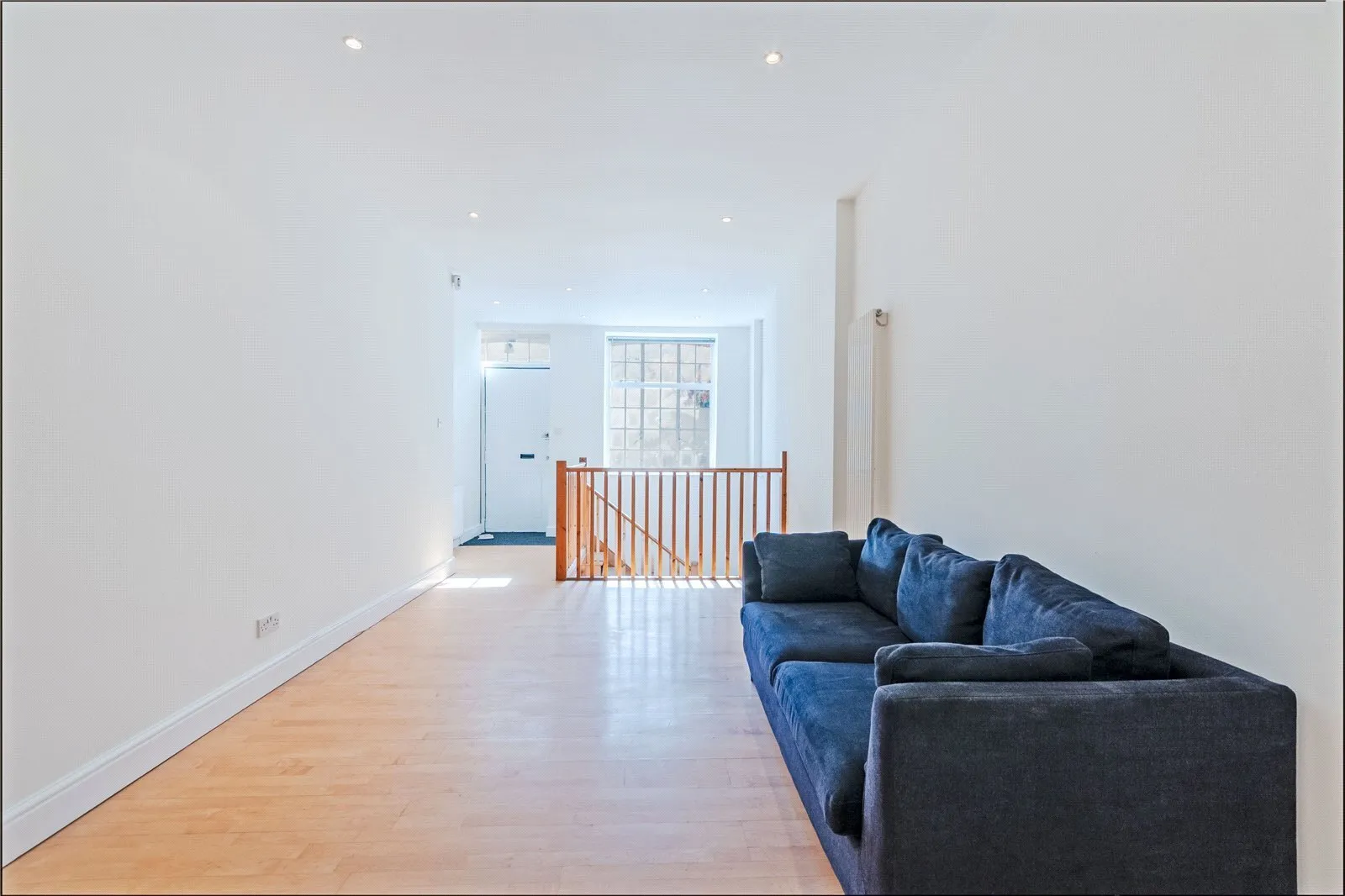Flat Hackney Road in Greater London