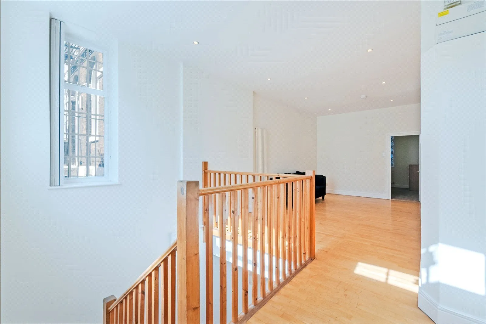 Flat Hackney Road in Greater London