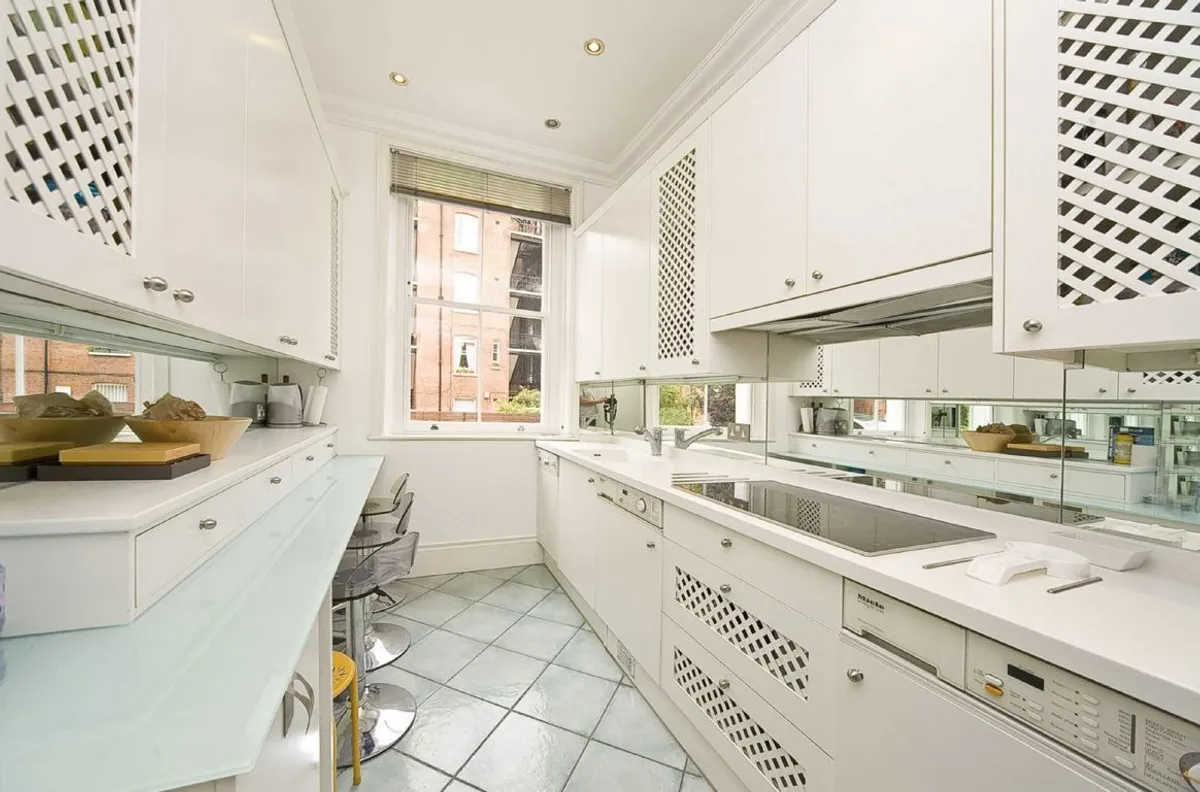 Flat Edith Road in Greater London
