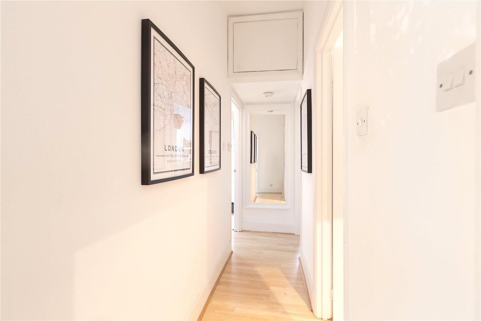 Flat Oakley Road in Greater London