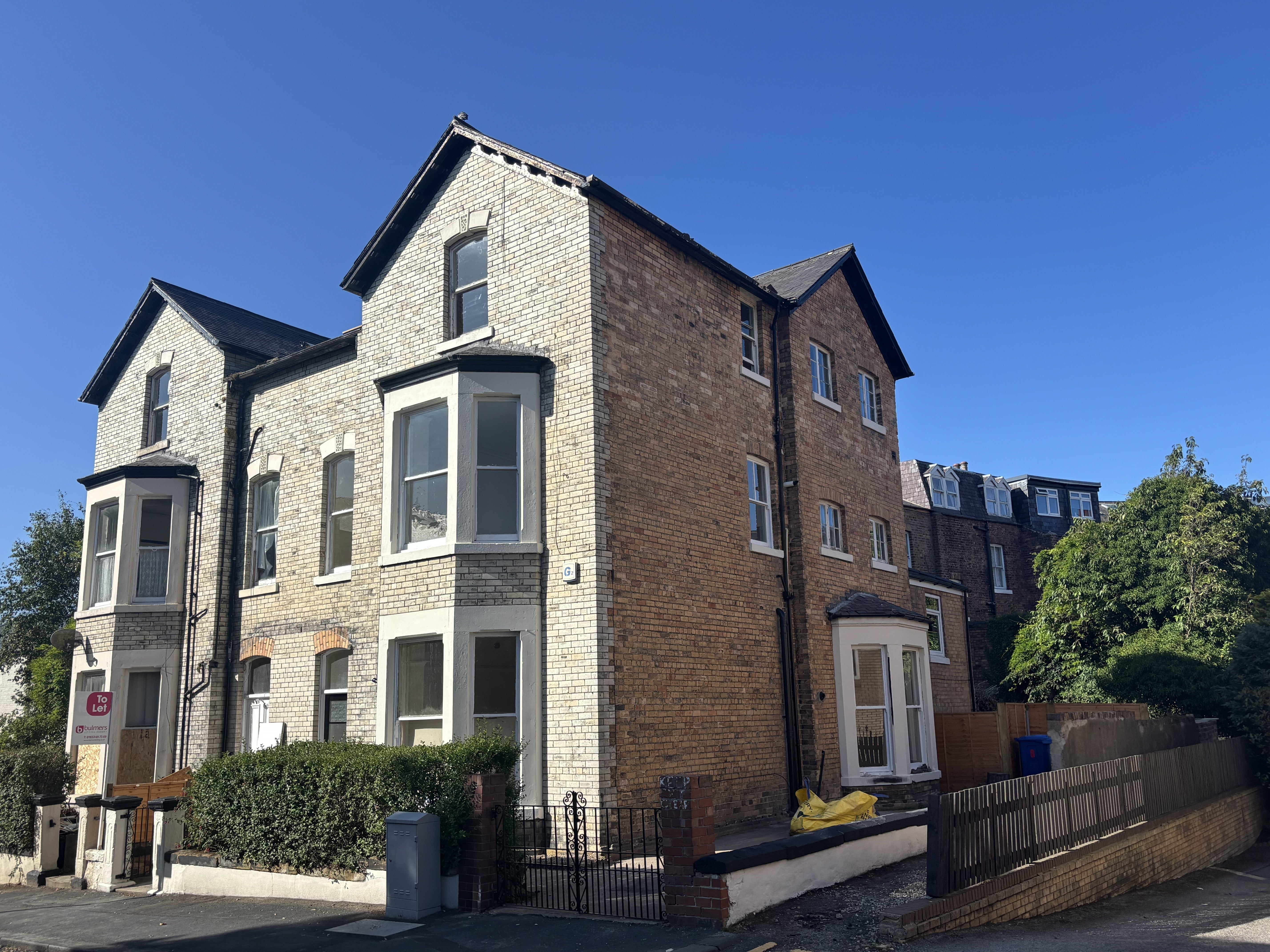 Flat Grosvenor Crescent in Scarborough