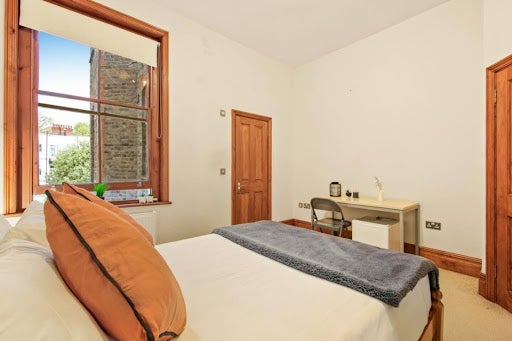 Room Elgin Avenue in City of Westminster