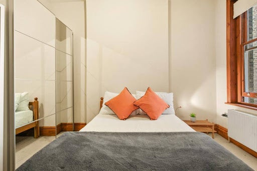 Room Elgin Avenue in City of Westminster
