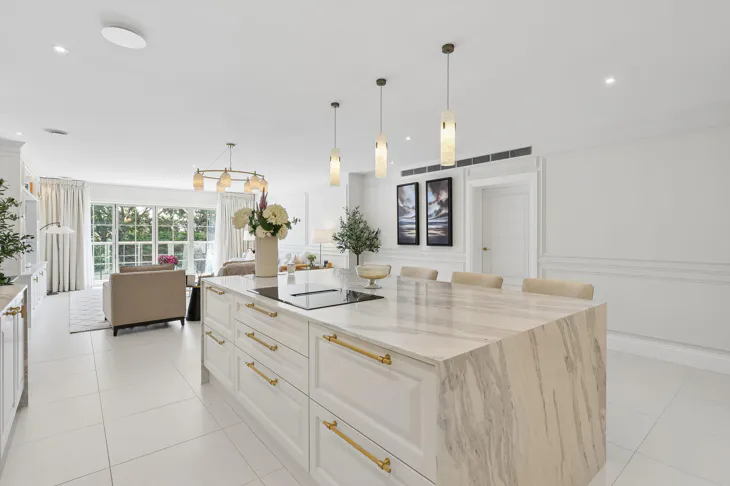 Flat Leigh Court Close in Elmbridge