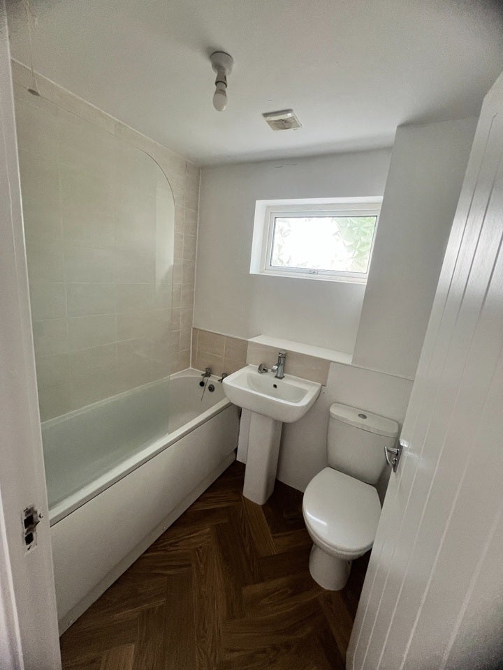 Room Ombersley Close in Redditch