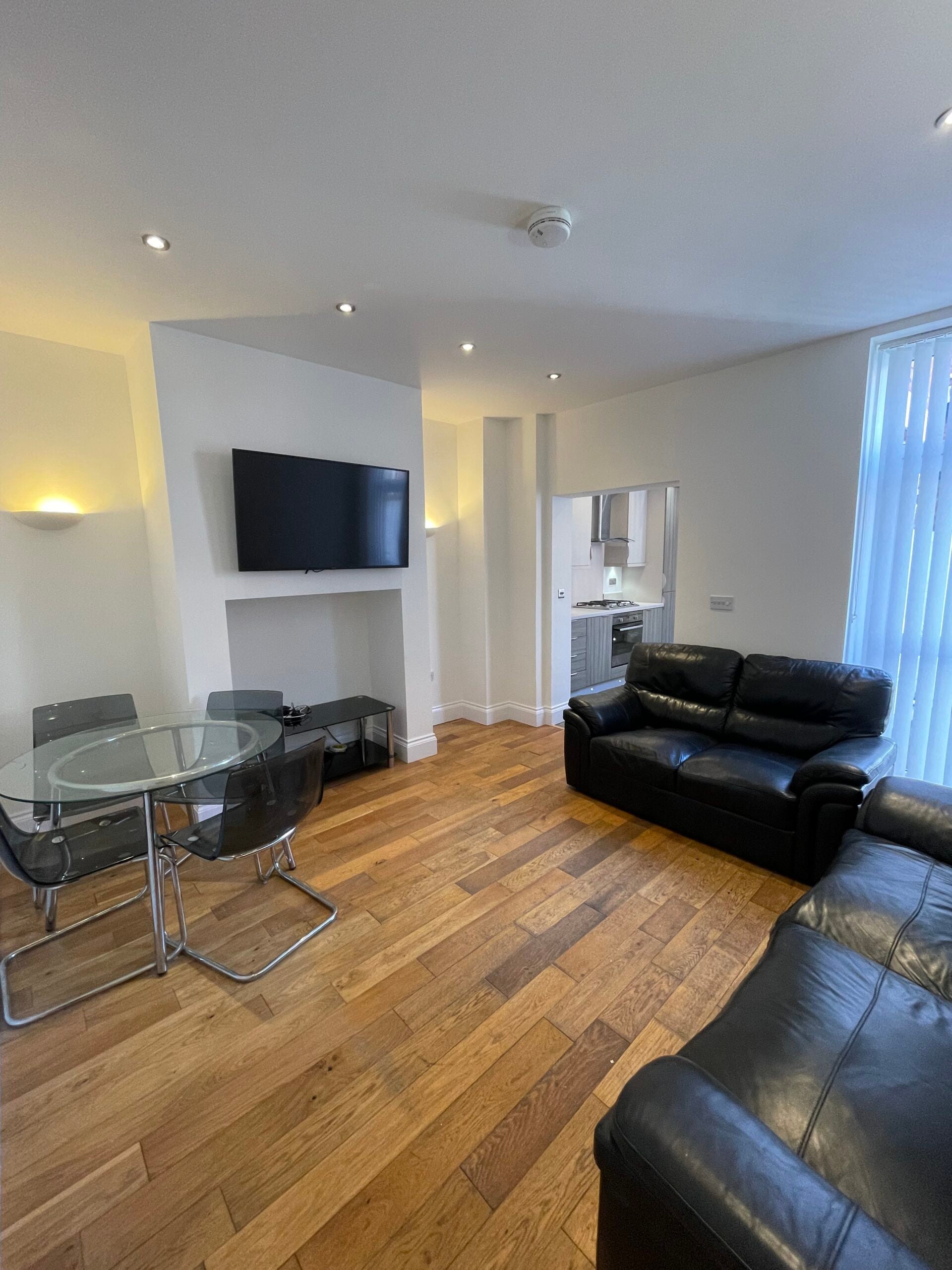 Flat Buston Terrace in Newcastle upon Tyne