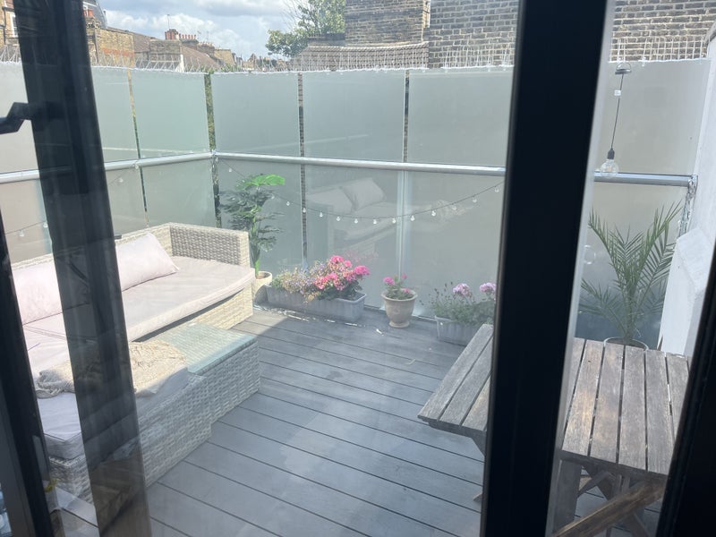 Room Limburg Road in Greater London