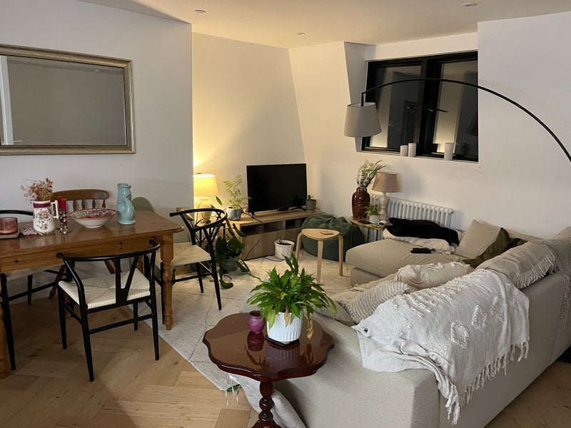 Room Limburg Road in Greater London