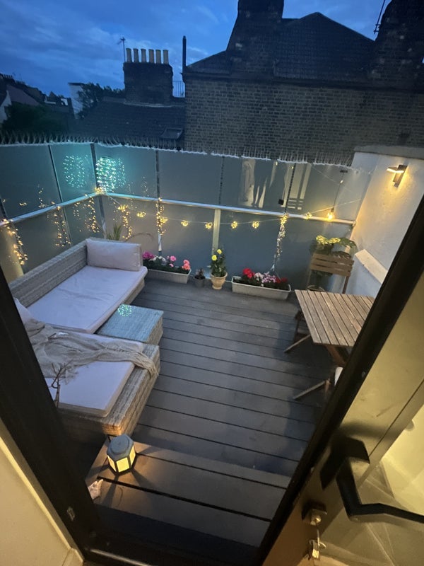 Room Limburg Road in Greater London