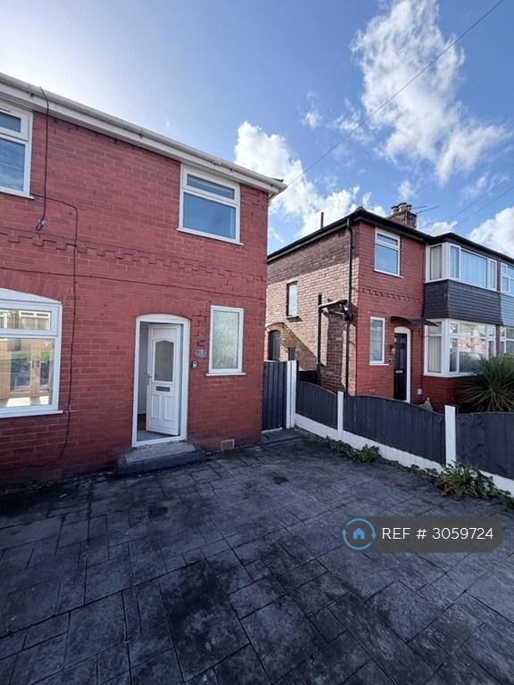 House Lawnswood Drive in Salford