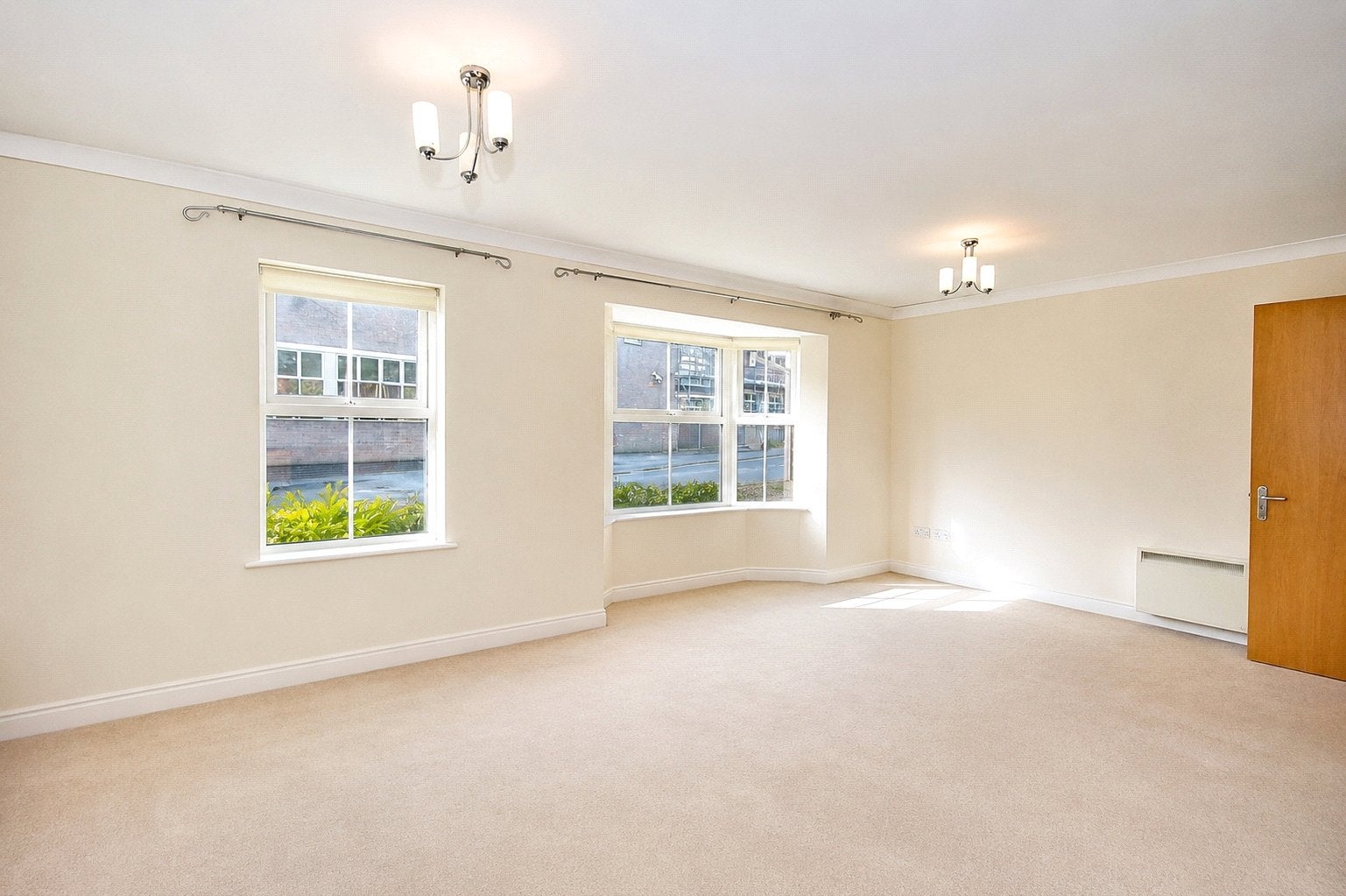 Flat Oriental Road in Woking