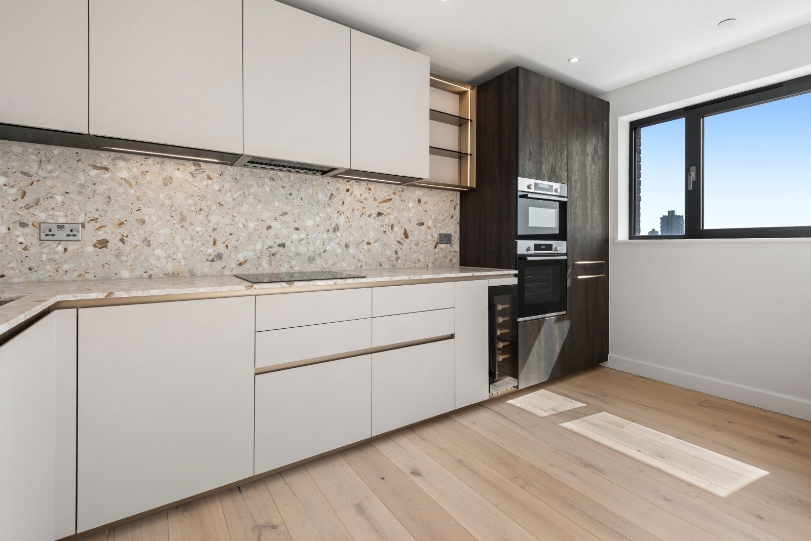 Flat Wilcox Road in Greater London