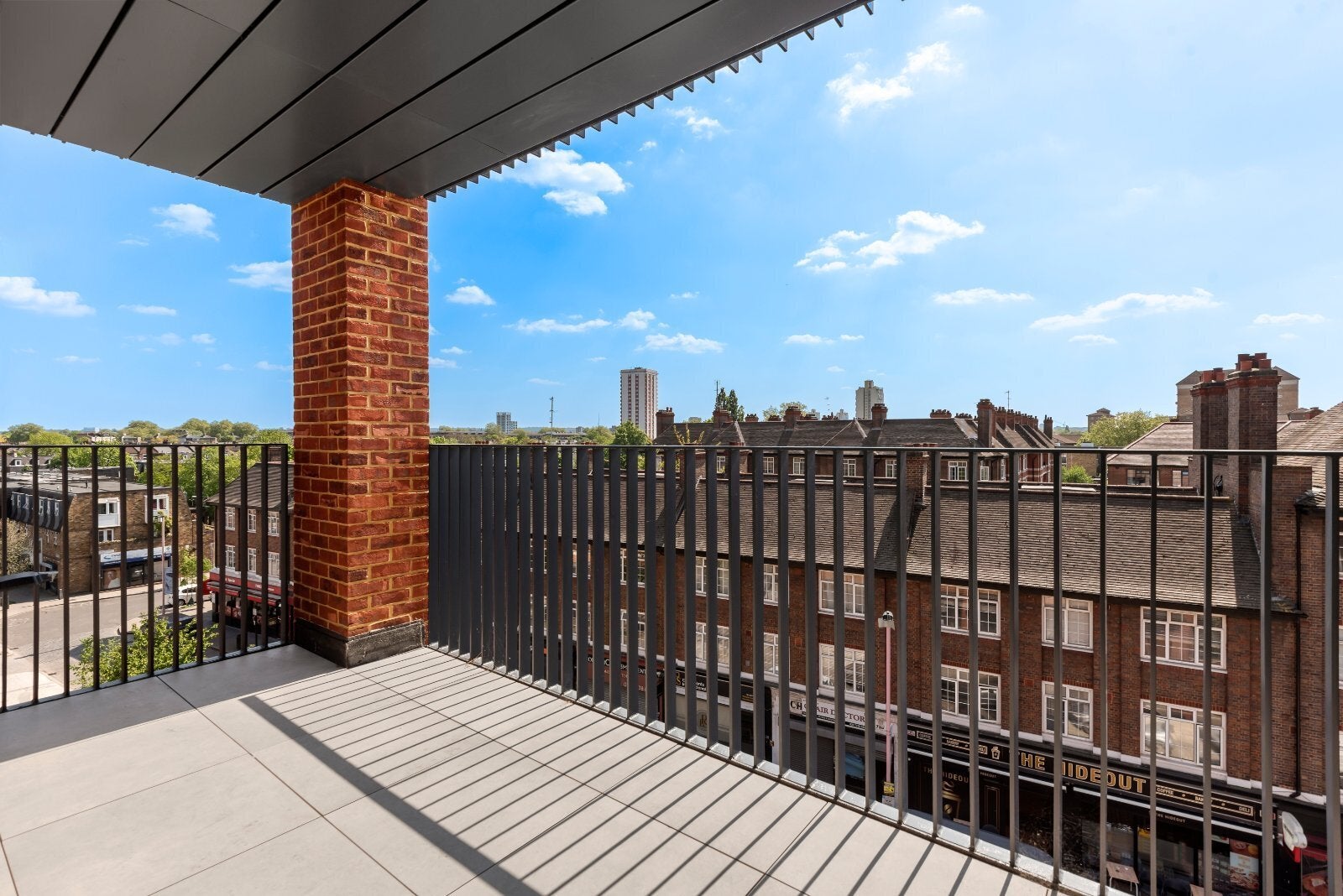 Flat Wilcox Road in Greater London