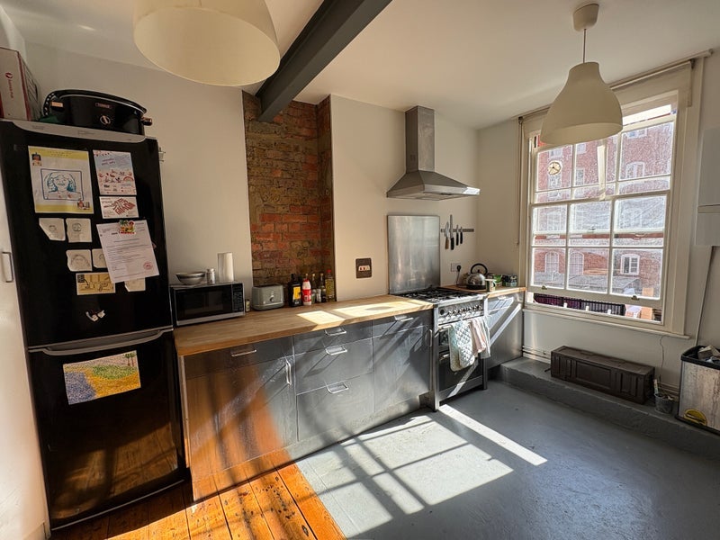 Room Swanfield Street in Greater London