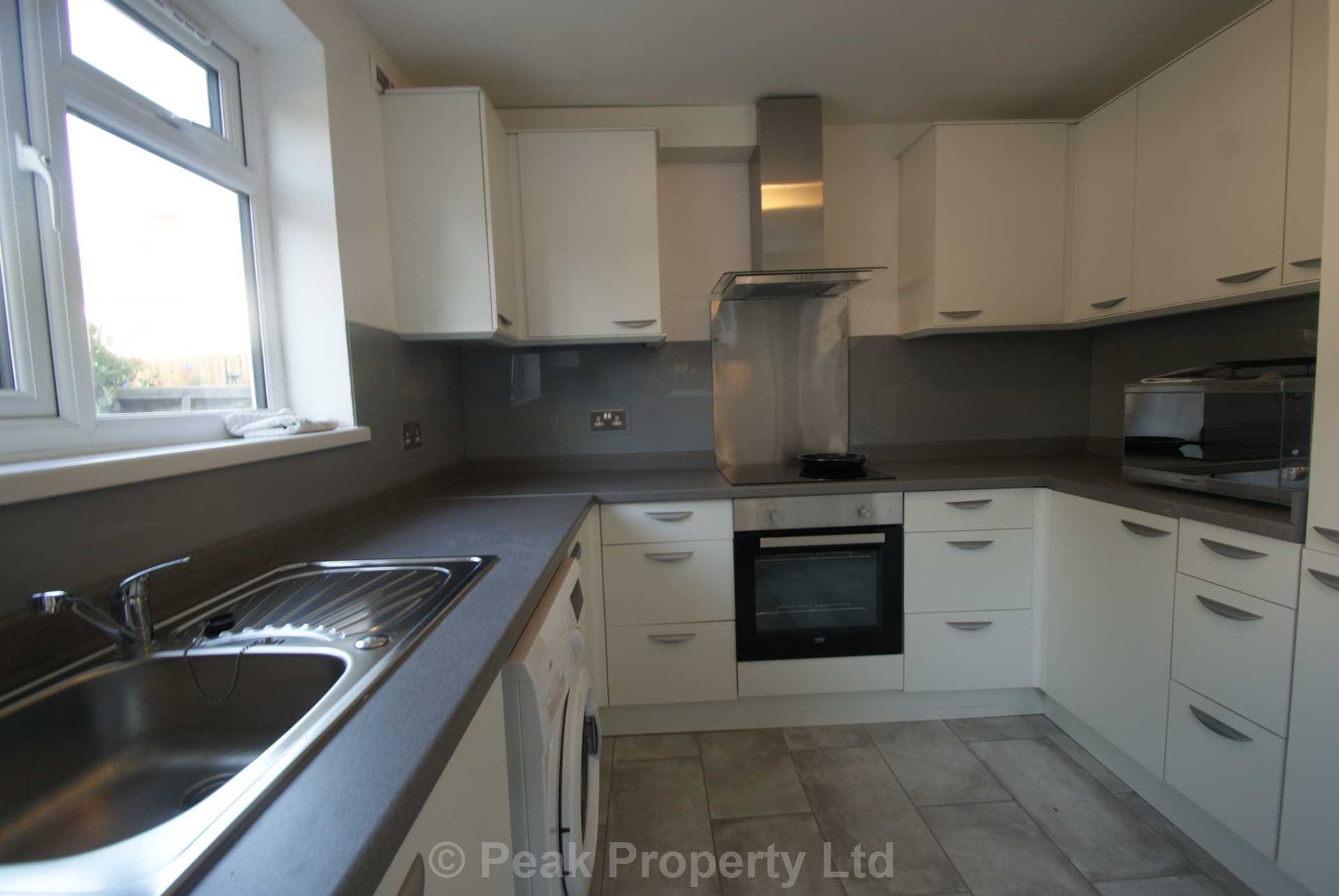 Room Napier Avenue in Southend-on-Sea