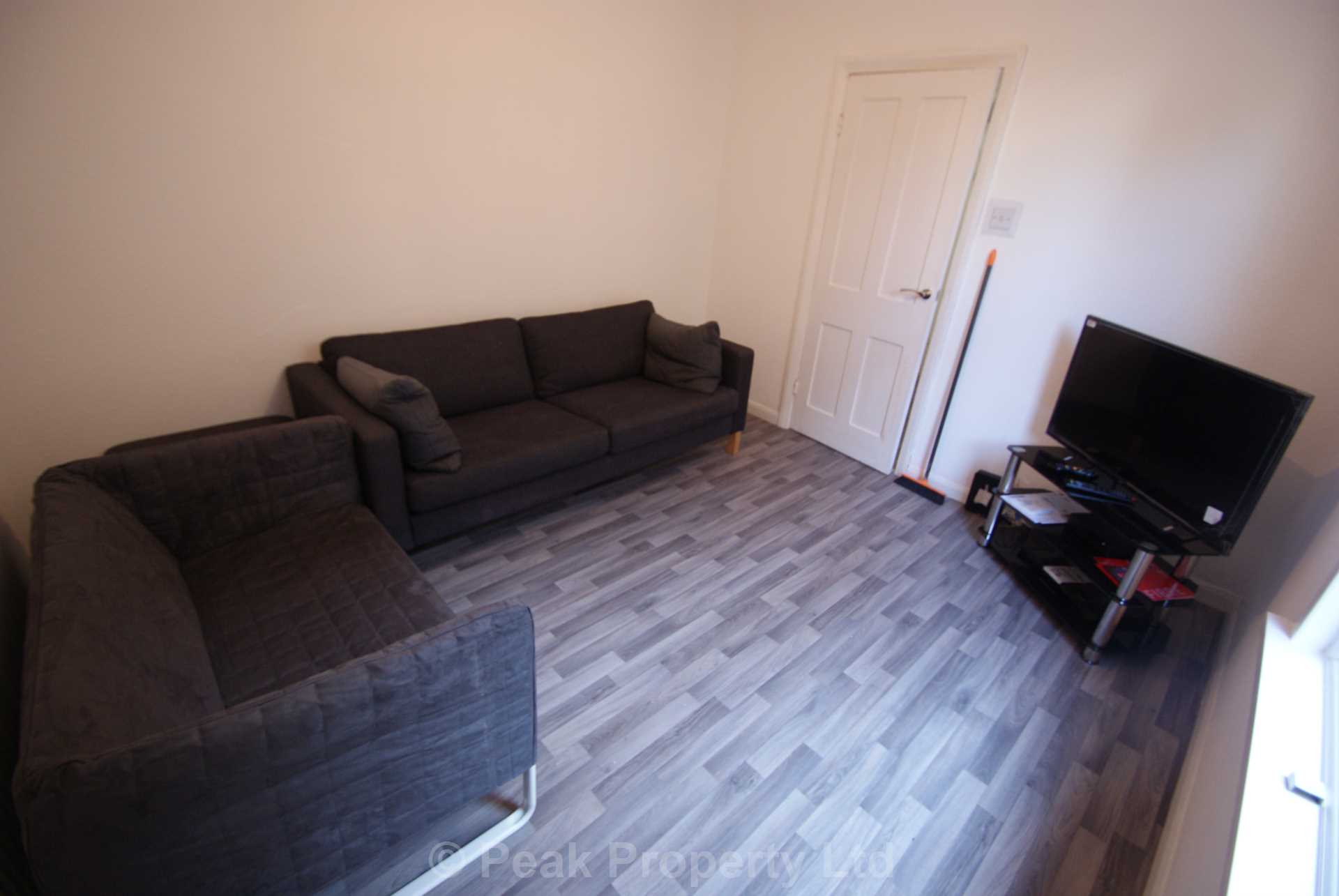 Room Napier Avenue in Southend-on-Sea