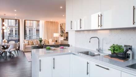 Flat Ponton Road in Greater London