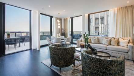 Flat Ponton Road in Greater London