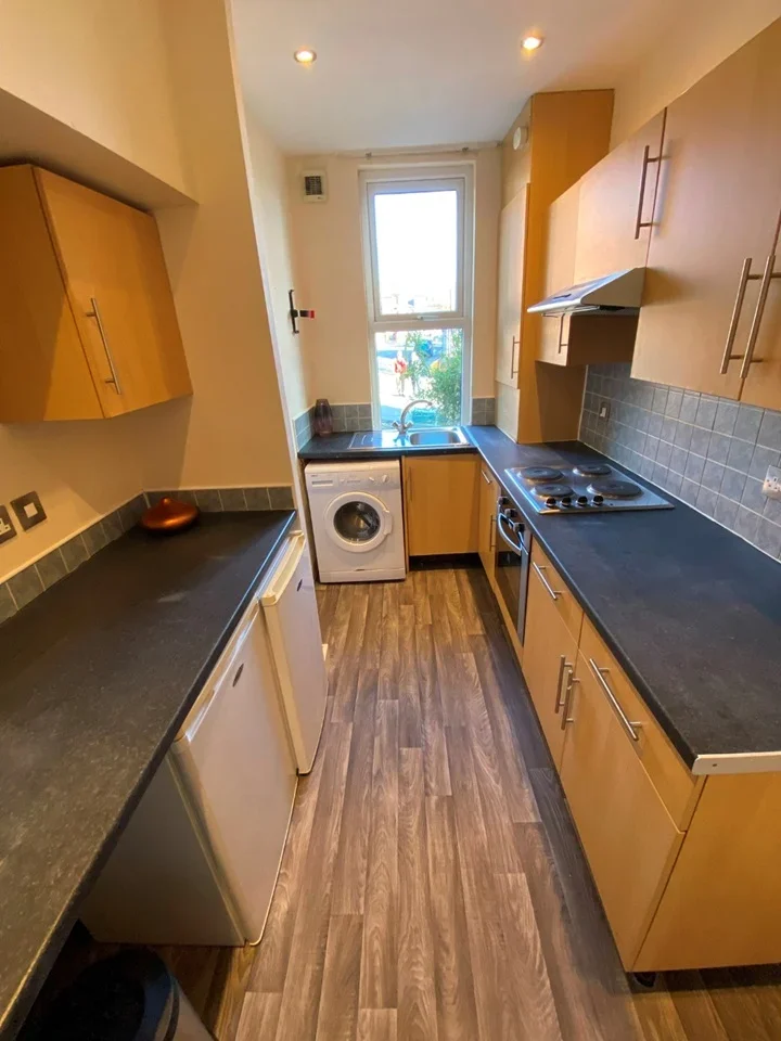 Room Barnbrough Street in Leeds