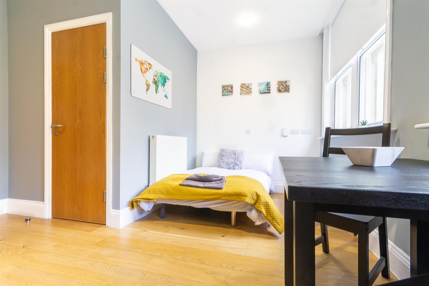 Flat Percy Street in Newcastle upon Tyne
