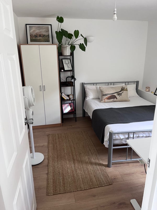 Room Wilton Way in Greater London