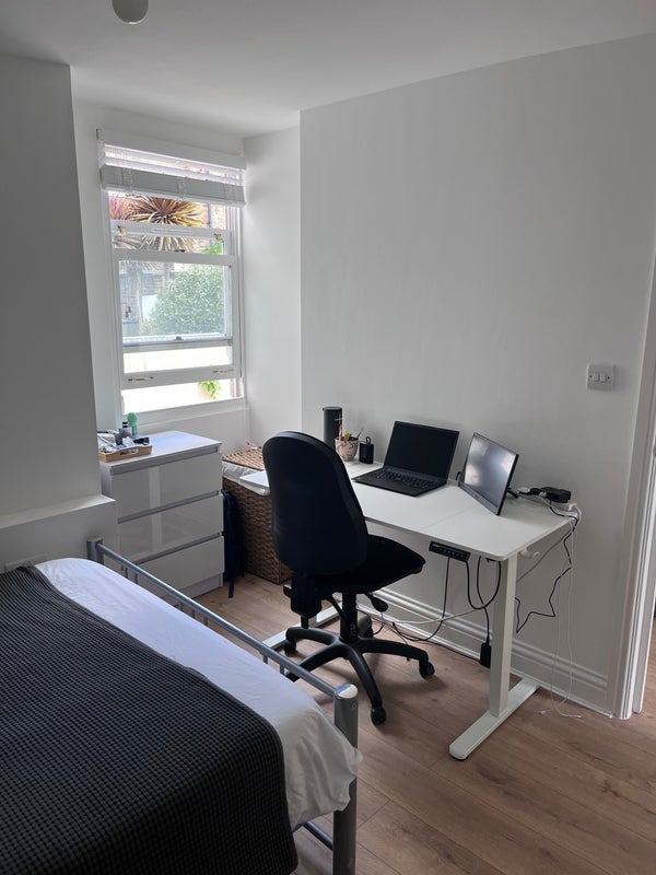 Room Wilton Way in Greater London