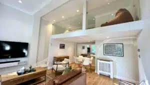Flat Warwick Road in Greater London
