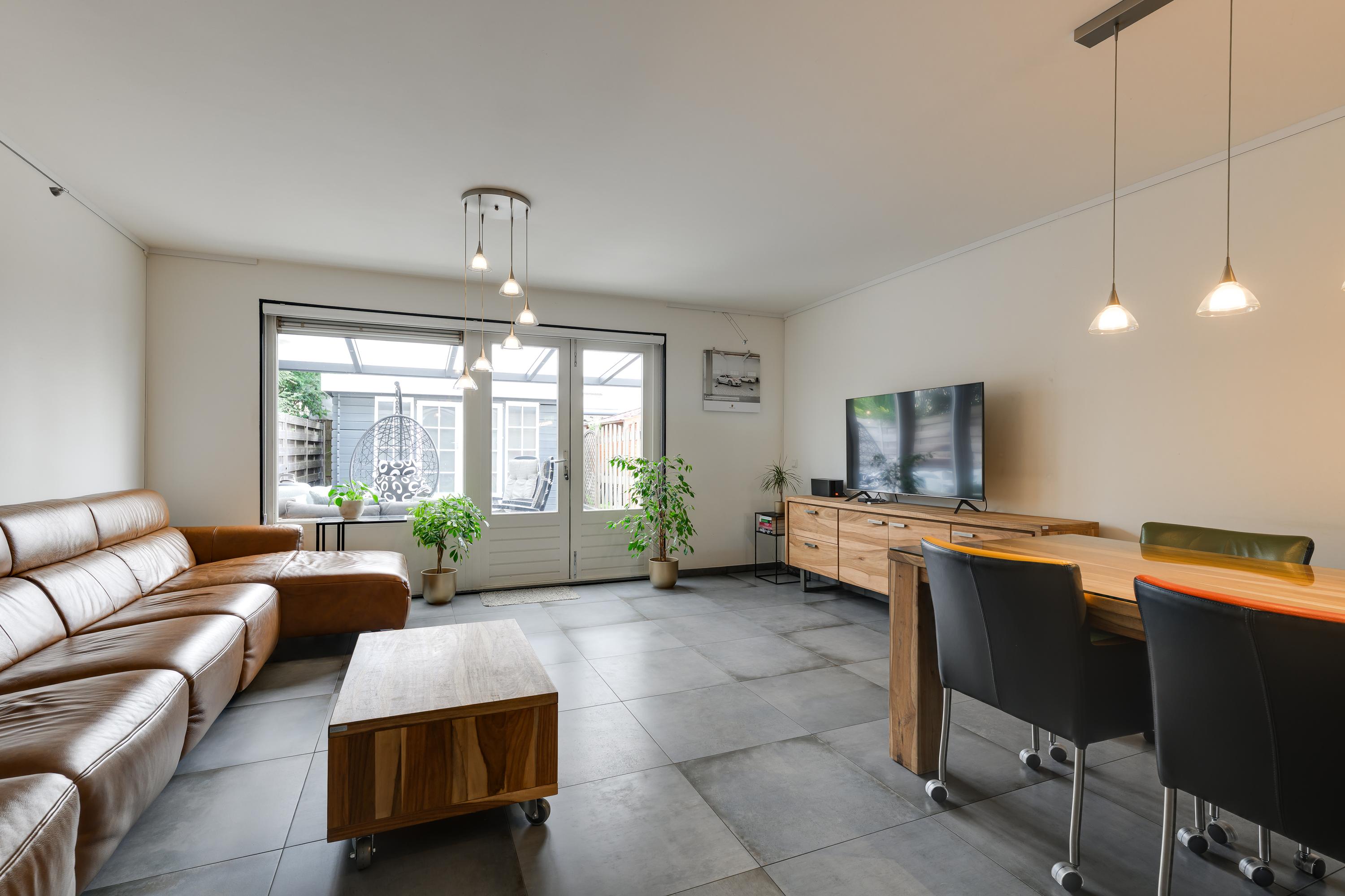 Tussenwoning te koop: Geel-groenlaan 96, Zoetermeer