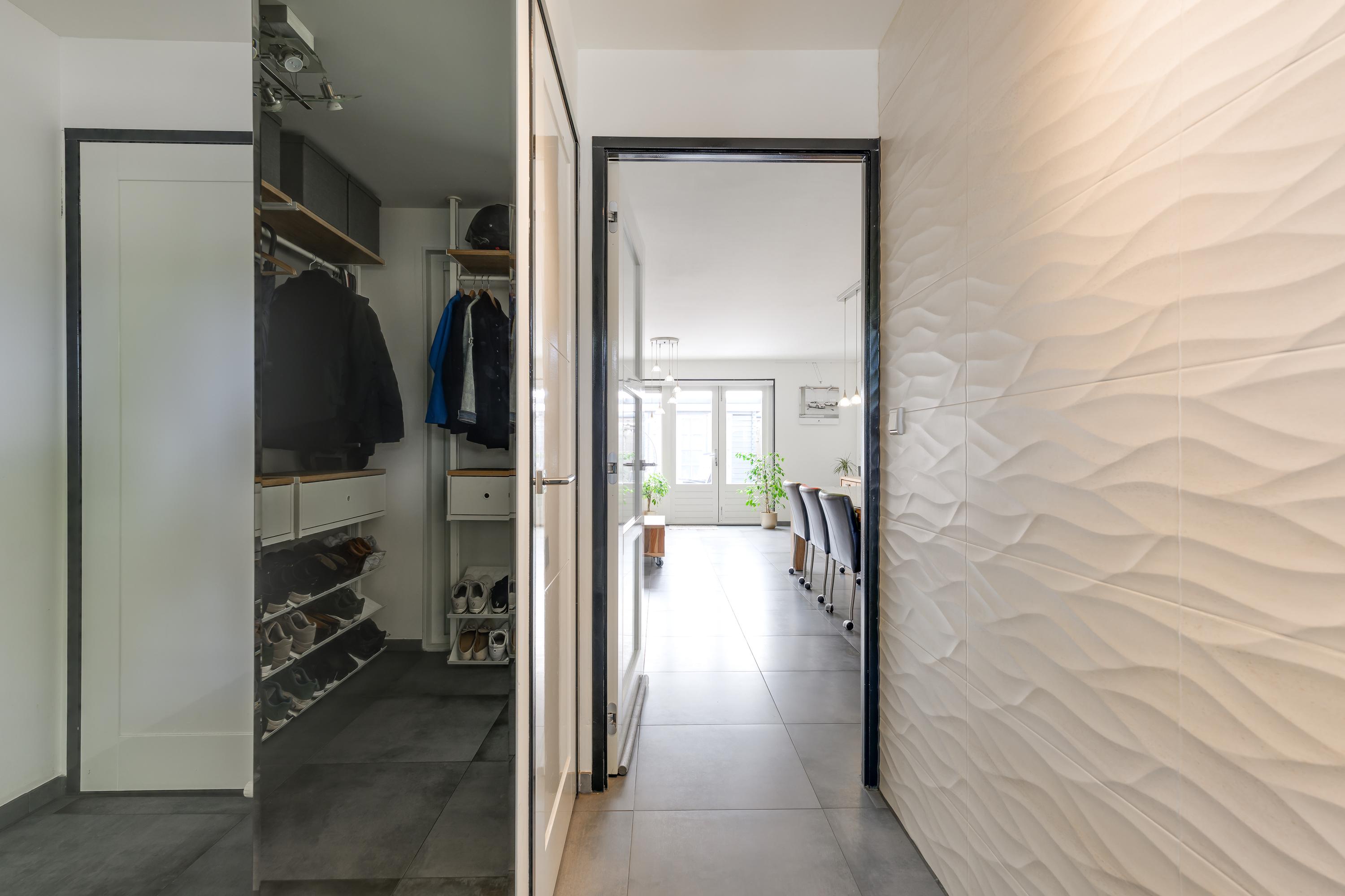 Tussenwoning te koop: Geel-groenlaan 96, Zoetermeer