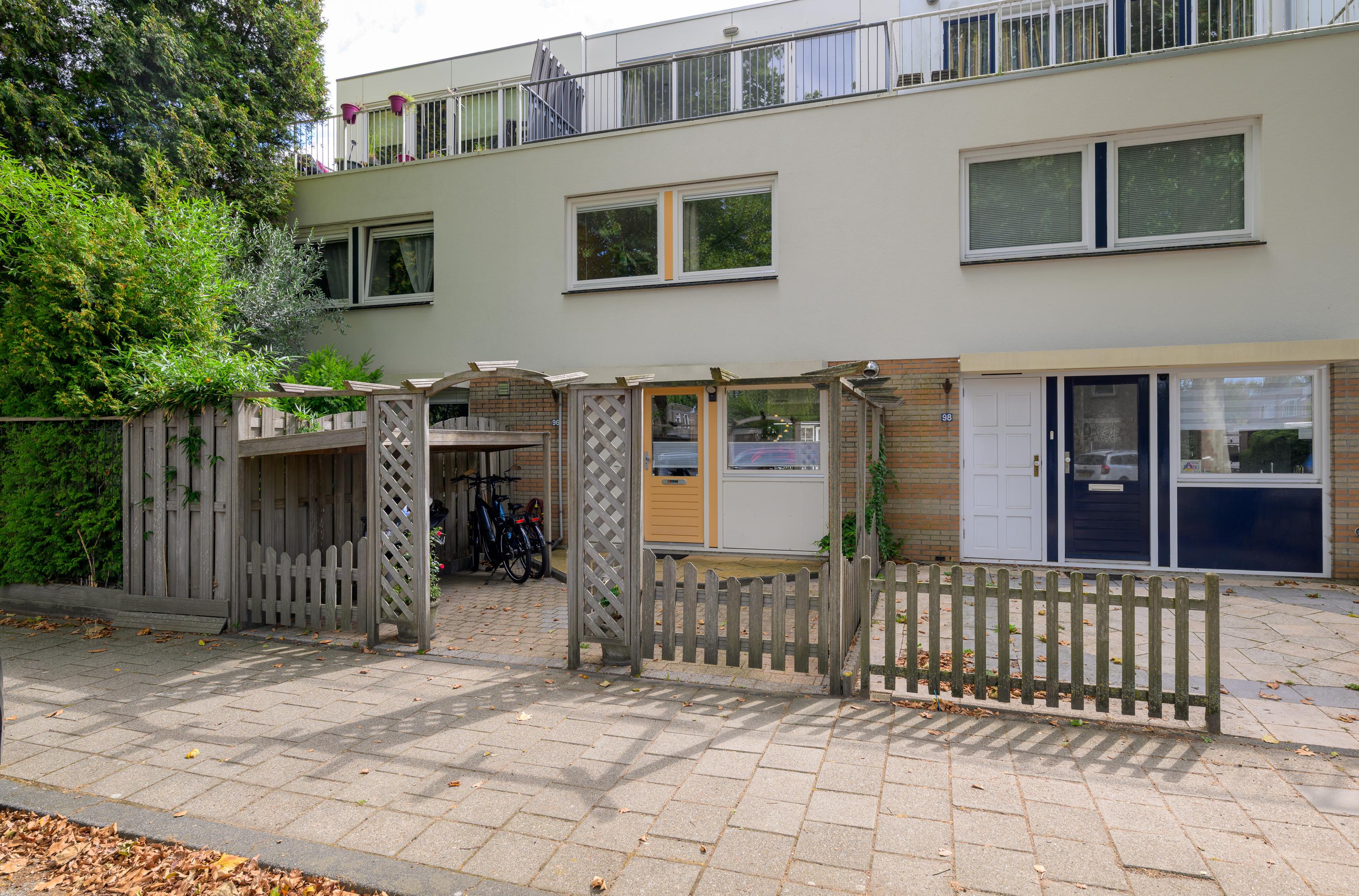 Tussenwoning te koop: Geel-groenlaan 96, Zoetermeer