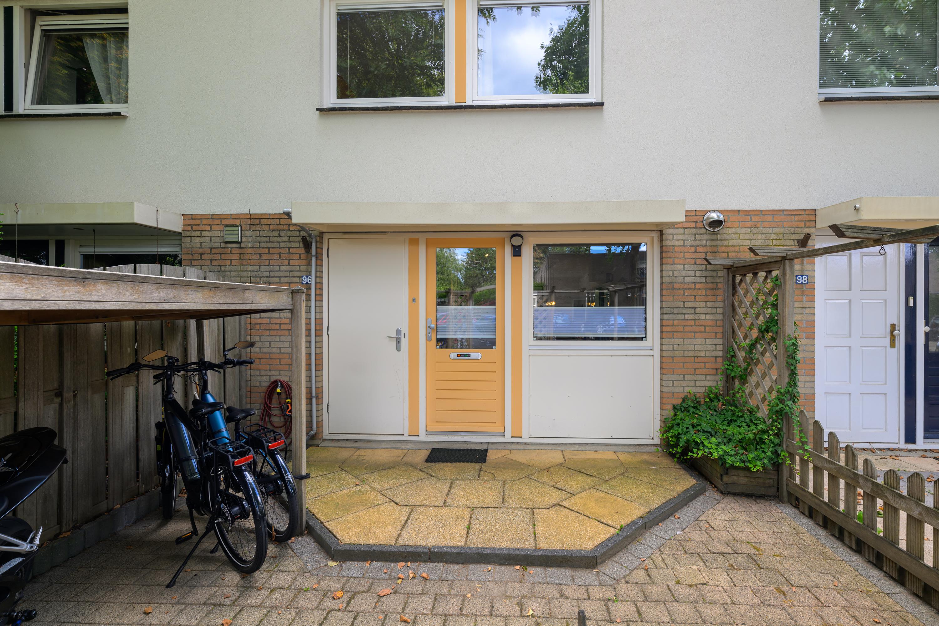 Tussenwoning te koop: Geel-groenlaan 96, Zoetermeer
