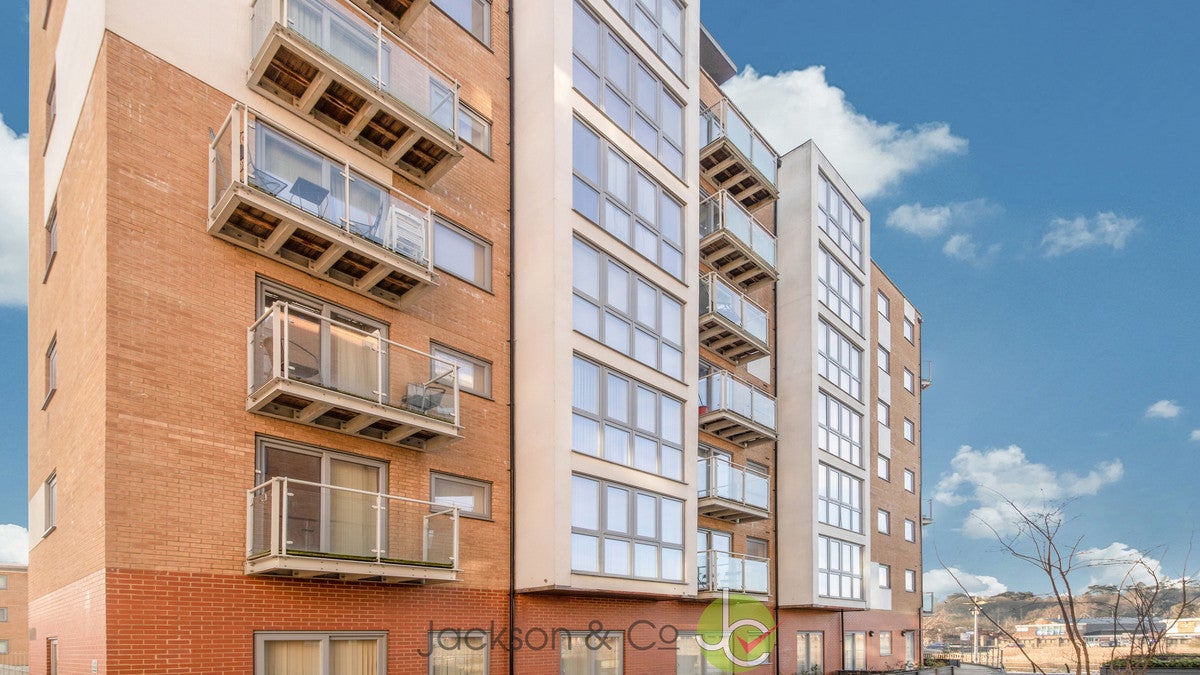 Flat Caelum Drive in Colchester
