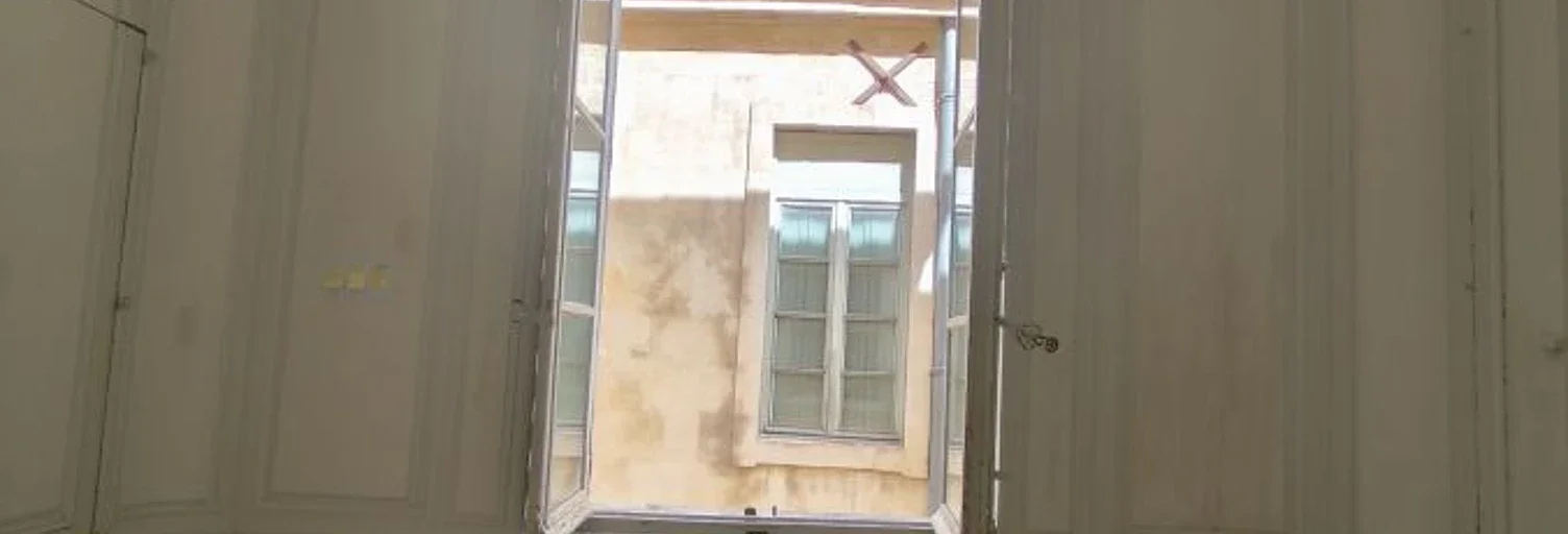 Appartement Rue du Chapitre à Nîmes