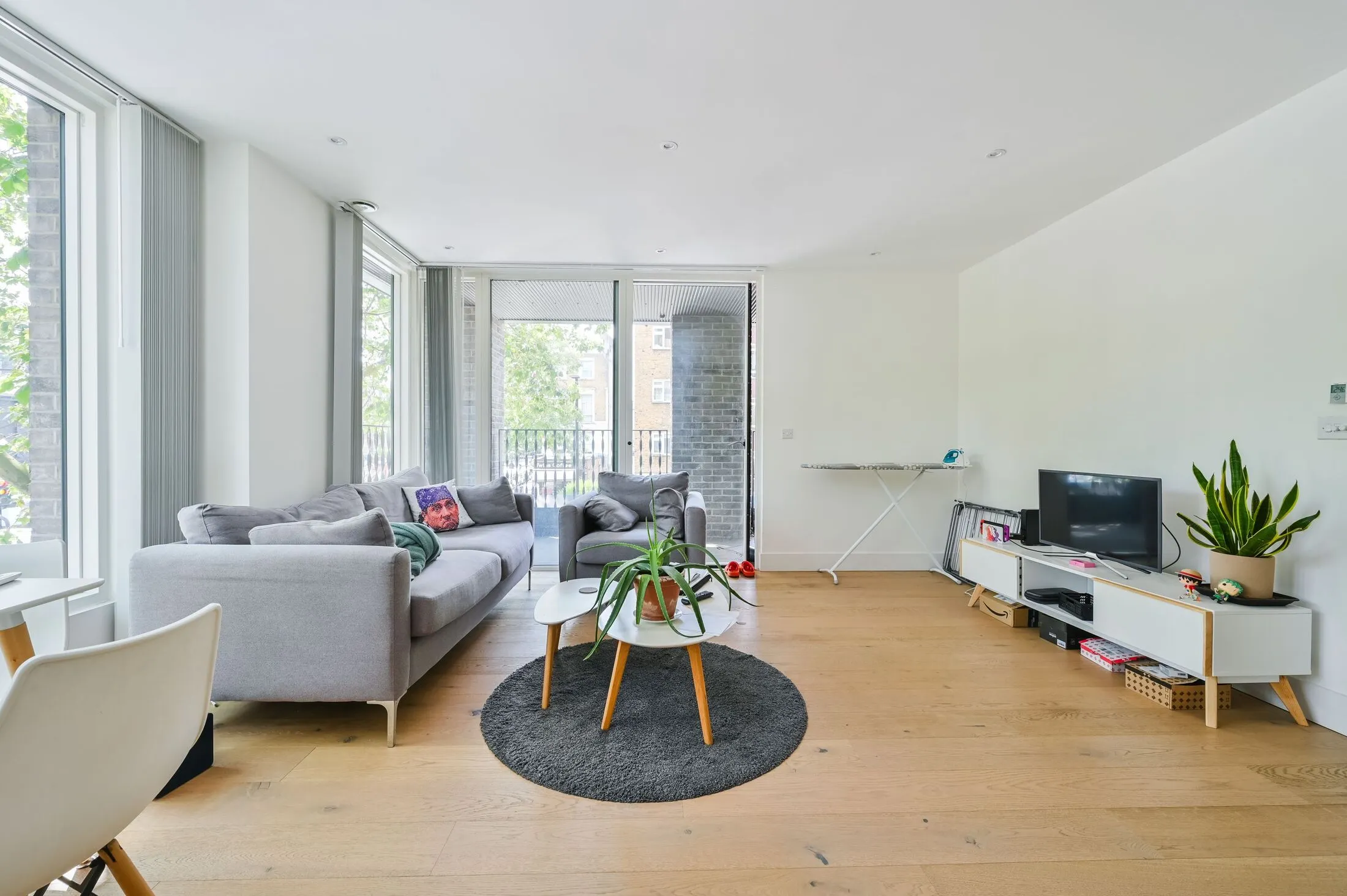 Flat St. Pancras Way in Greater London