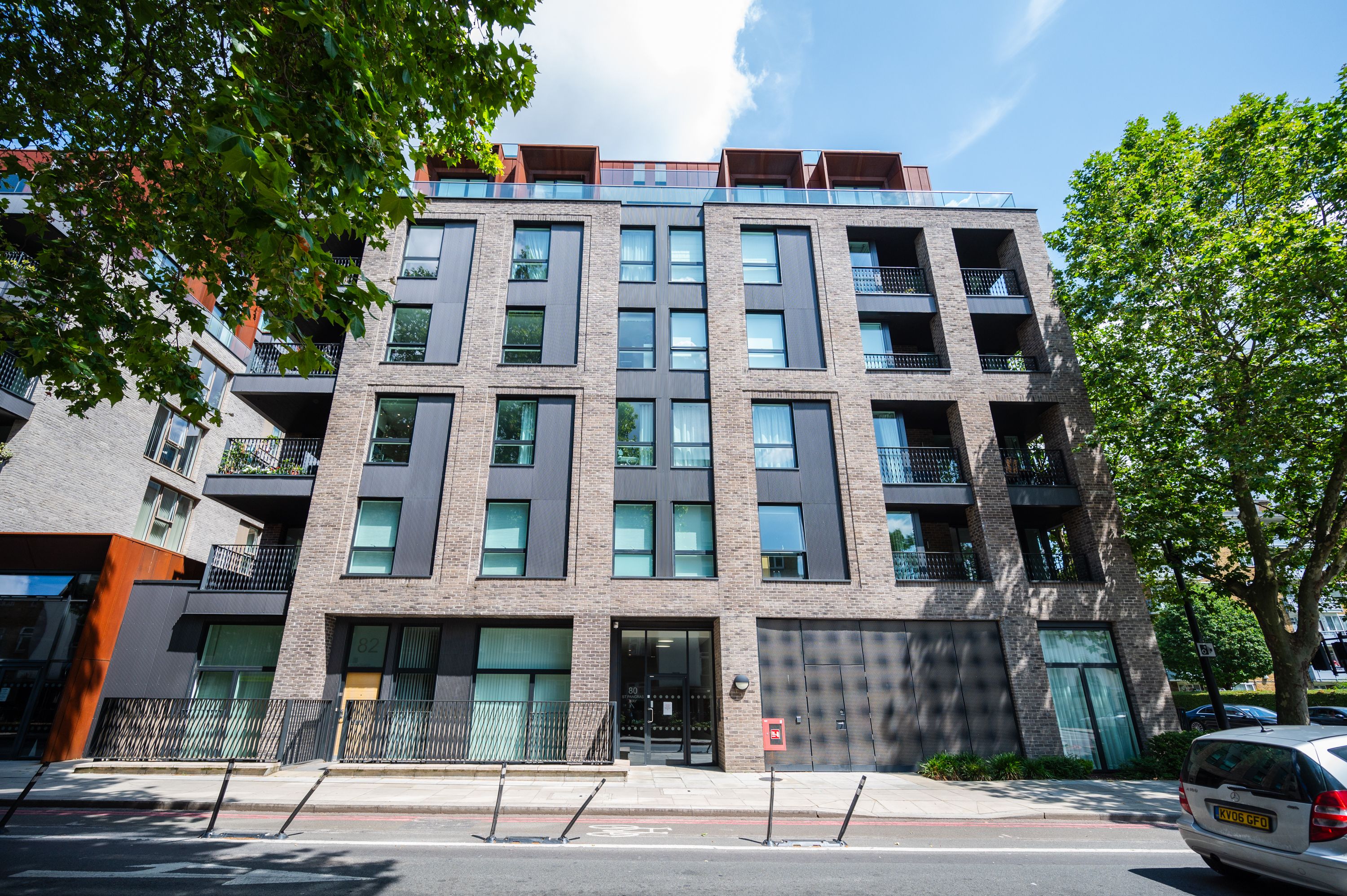 Flat St. Pancras Way in Greater London