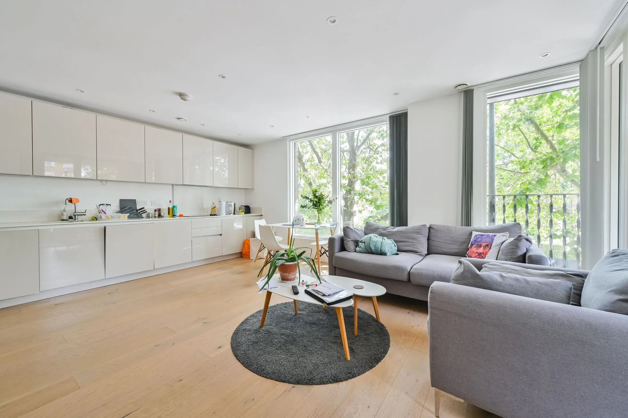 Flat St. Pancras Way in Greater London