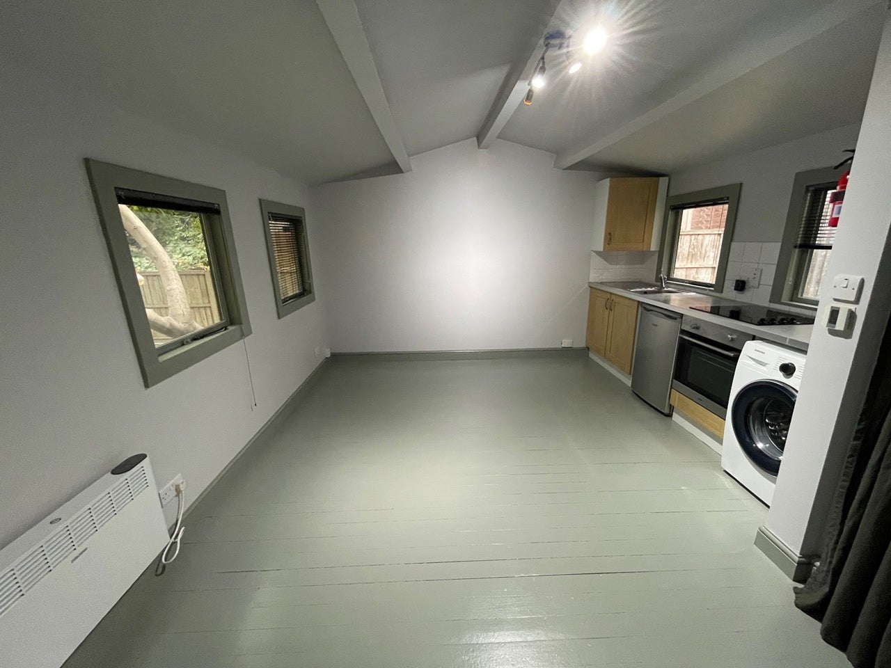 Flat Cintra Park in Greater London
