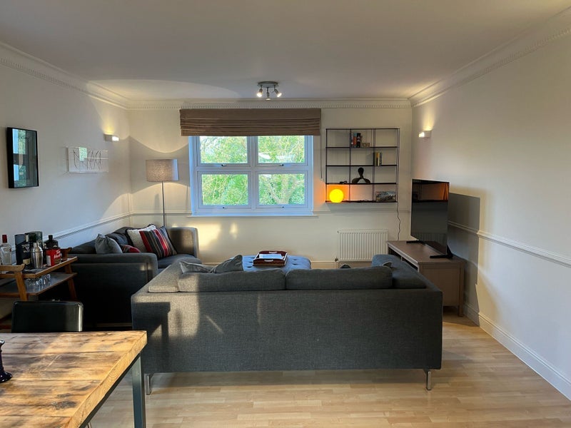 Room Lisle Close in Greater London