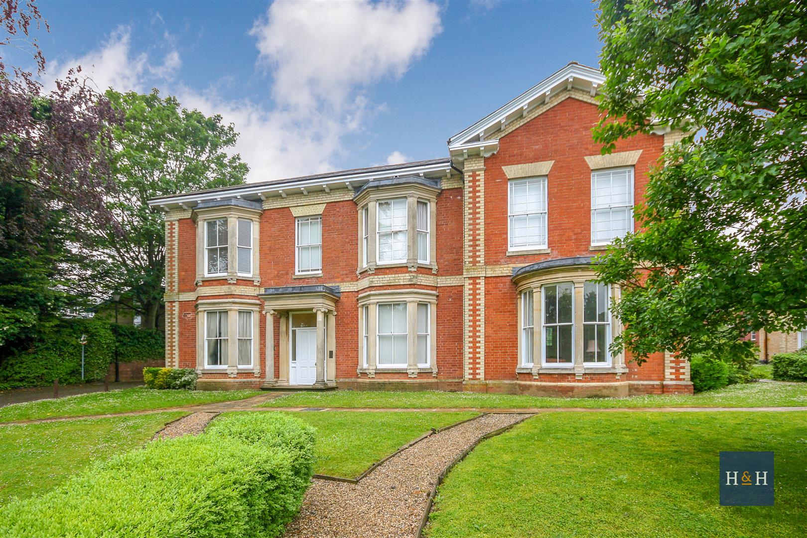 Flat Cliftonville in Northampton