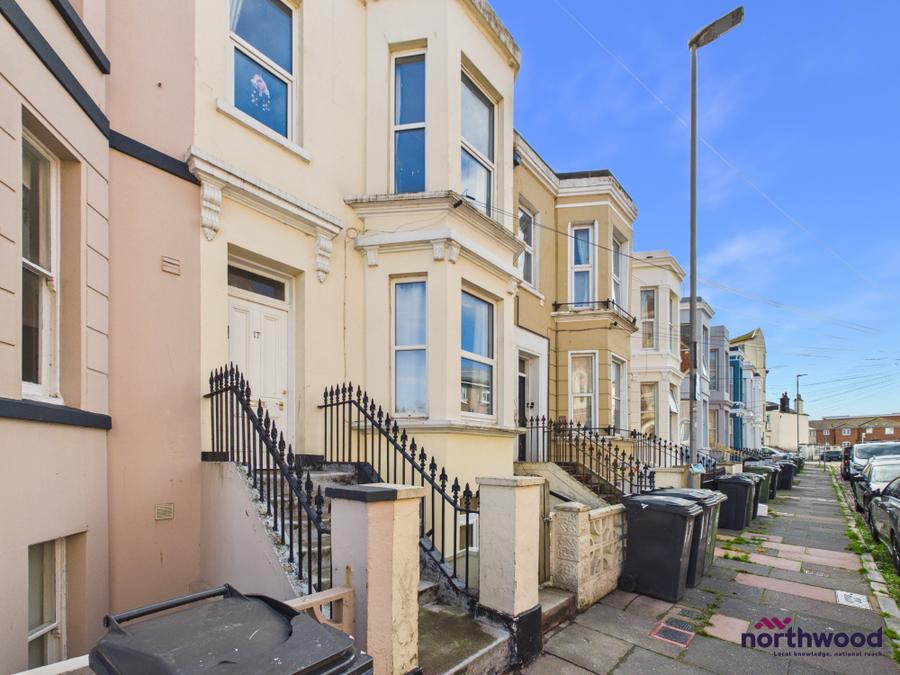 Flat Seaside Road in Eastbourne