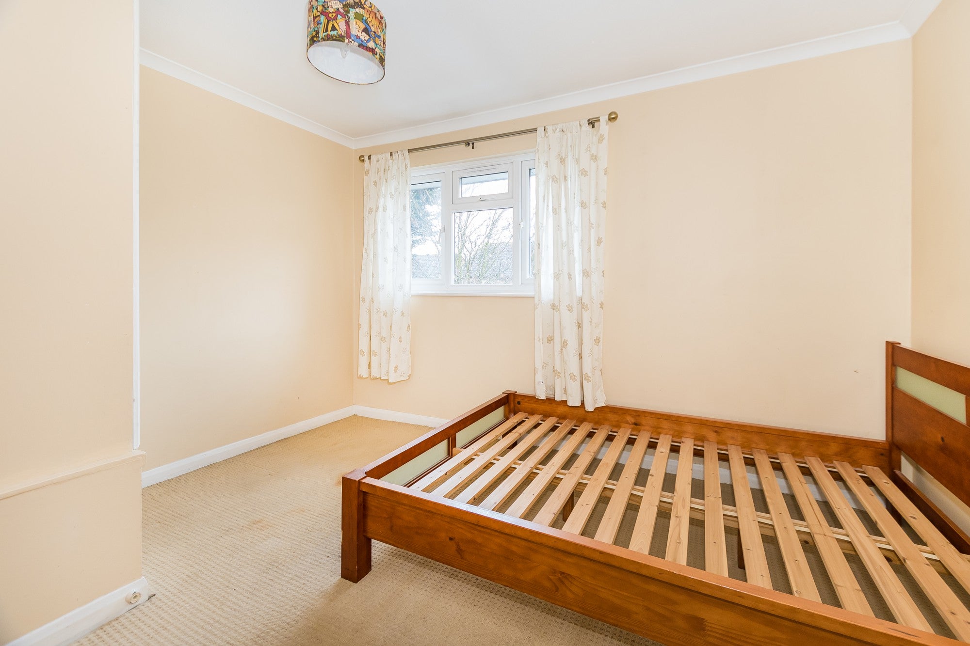 House Triandra Way in Greater London